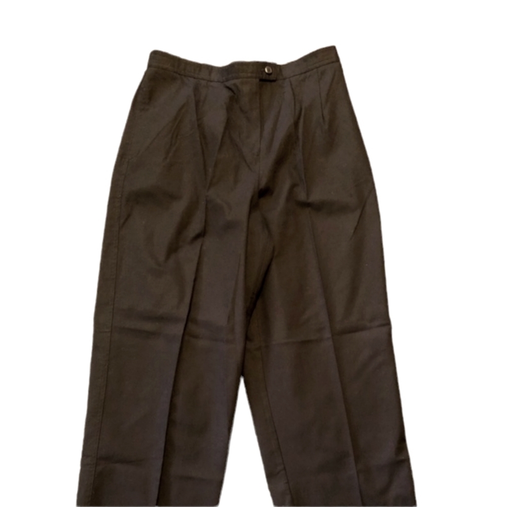 Company collection size 18 black pants. NWT stretch elastic on sides